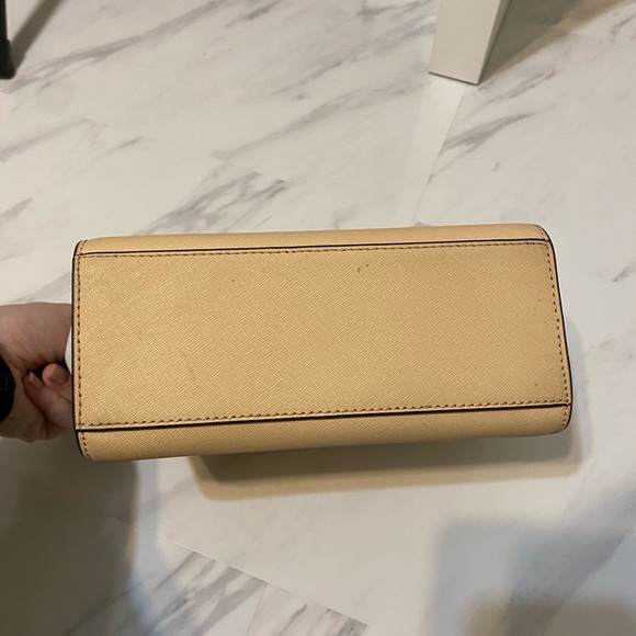 Micheal Kors Crossbody - Picture 3 of 7